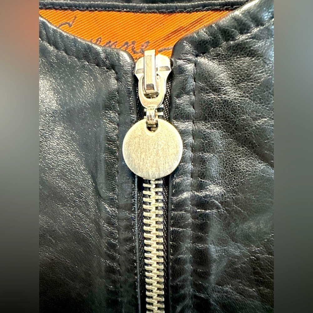 1990s Fitted Zip Up Leather Cropped Vest - Picture 4 of 8